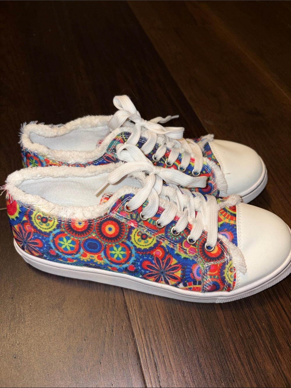 Colorful Floral Print Lace-Up Sneakers - White Toe